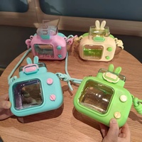 Bouteille d'eau créative en plastique de qualité supérieure de 600 ml en forme de téléviseur avec paille et sangle de transport pour enfants, idéale pour les voyages et conforme aux normes alimentaires