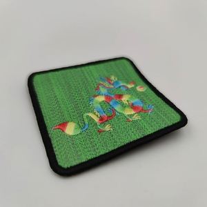 Patchs thermocollants en sergé écologiques personnalisés avec broderie pour vêtements et chapeaux, motifs fleurs et cœurs - Product Image 5
