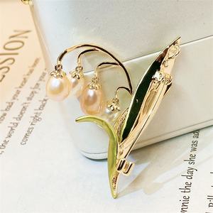 2024 été costume accessoires perle d'eau douce haute qualité broche muguet broche femme - Product Image 4