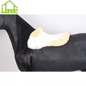 Almohadilla de sillín de caballo de piel de oveja blanca, piel de cordero australiana genuina con equipo Shorn para montar a caballo - Product Image 4