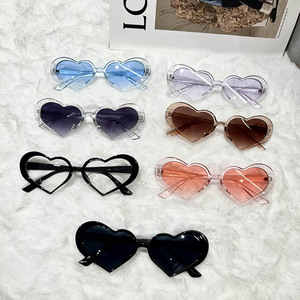 Gafas de sol hechas a mano con estilo unisex con marco de PC azul Linda chica amor gafas de sol letras inglesas personalizadas y diamantes de imitación - Product Image 5