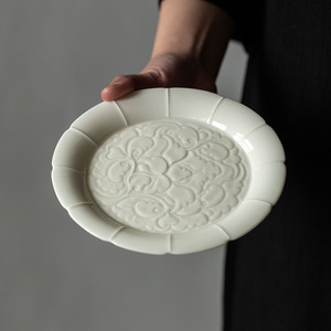 Plateau à thé en céramique blanche émaillée avec motif de lotus pour servir le thé et les collations, origine Dehua - Product Image 2