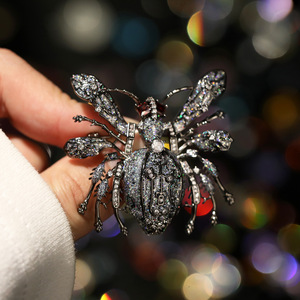 เข็มกลัดรูปมดเคลือบสีทอง ดีไซน์ดั้งเดิม ผลิตจากโลหะผสมสังกะสี ชุบทอง เหมาะสำหรับเป็นของขวัญแฟชั่นสำหรับผู้หญิง - Product Image 4