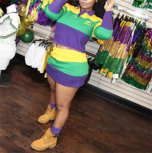 Setelan 2 Potong Wanita: Kaos Polo Lengan Panjang Motif Mardi Gras dan Rok Pendek - Product Image 2