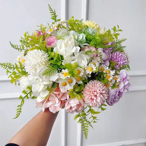 Bouquet di Fiori Artificiali a 7 Rami, Peonie in Plastica, Crisantemi Giovani in Tessuto di Seta per Decorazione e Esposizione Domestica - Product Image 4