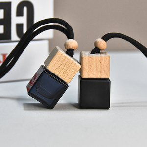 Flacon vide en verre <span class=keywords><strong>de</strong></span> parfum suspendu pour voiture 8ml pour diffuseur d'huiles essentielles Flacon <span class=keywords><strong>de</strong></span> parfum carré noir givré - Product Image 6