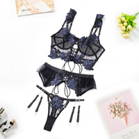 Lingerie Offre Spéciale avec sangle de chaîne Sexy femmes sous-vêtements femmes corps 3 pièces sensuel érotique ensembles Fine intime jarretière Sexy tenue