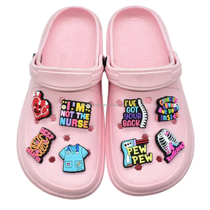 Drôle Hôpital Travailleurs Médicaux Médecin Infirmière <span class=keywords><strong>Chaussures</strong></span> Charme Promotion Cadeau Signes Médicaux Amusant En Caoutchouc Chaussure Décoration Sabot <span class=keywords><strong>Chaussures</strong></span> Charmes - Product Image 2