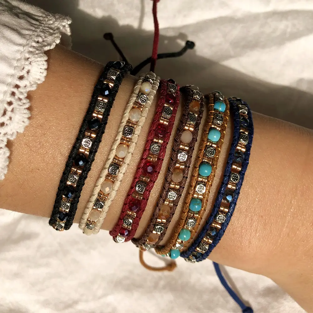 Nuovo braccialetto etnico esotico fatto a mano con perline colorate regolabili in corda doppia intrecciata per le donne