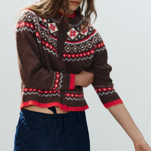 เสื้อคาร์ดิแกนไหมพรมลาย Fair Isle สไตล์วินเทจสำหรับผู้หญิง คอทรงโอ กระดุมหน้า แขนยาว ทรงครอป ลายเรขาคณิต เหมาะสำหรับฤดูหนาว รับผลิตแบบ OEM - Product Image 2