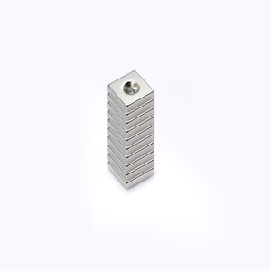 Trou Rectangulaire Aimant Puissant N52 Disque Magnétique Fort Rond Trou Droit Aimant 20x10x3 Avec Trou Bouton Magnétique - Product Image 1