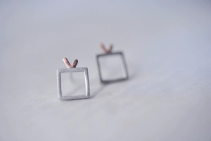 Boucles <span class=keywords><strong>d</strong></span>'oreilles clous en argent sterling 925 ED-JS11, style <span class=keywords><strong>antenne</strong></span> <span class=keywords><strong>TV</strong></span>, bicolores uniques, vente en gros, bijoux de mode pour femmes - Product Image 4