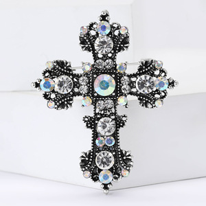 Nouvelle broche en alliage de strass en forme de croix, élégante et créative, un accessoire de vêtement féminin unique et tendance - Product Image 5