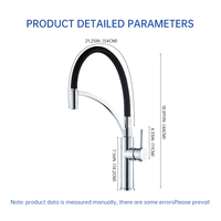 Robinet de cuisine moderne à rotation libre à 360 degrés, monocommande, flexible et orientable, avec bec en silicone noir et jet d'eau chromé