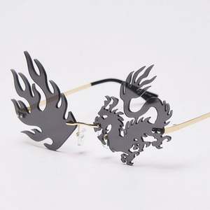 Gafas de Sol de Moda al por Mayor, Vintage, Únicas, Divertidas, para Fiesta, Estilo Punk, sin Montura, con Forma de Dragón, para Hombre y Mujer - Product Image 4