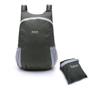 Muestra gratuita de mochila plegable premium de 20L, ligera, impermeable, para actividades al aire libre con logotipo personalizado - Product Image 3