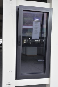 Fenêtre à battant en aluminium à rupture de pont thermique à double <span class=keywords><strong>vitrage</strong></span> personnalisée RG65, efficace en termes d'énergie, directement de l'usine - Product Image 2
