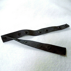 Cinta de Plástico con Botones a Presión DK-322 de 18 mm de Ancho - Product Image 1