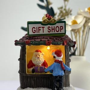 Adorno de mesa de resina con borde cruzado LED de alta calidad hecho a mano pequeña cabaña de Navidad Color luminoso Bola de árbol de vacaciones estilo encantador - Product Image 2