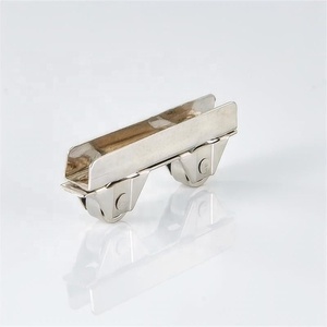Accesorios para <span class=keywords><strong>puertas</strong></span> de vidrio Gabinete de exhibición de vidrio de 6mm Gabinete de almacenamiento Puerta corredera de vidrio Rodillo Rueda de polea de acero inoxidable - Product Image 4