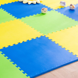 Tapete de Escalada para Niños, 16 Pies Cuadrados, Paquete de 4, Material EVA, para Garajes, Talleres, Cocinas, Restaurantes, Baños - Product Image 1