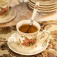 Ensemble de tasses à thé en céramique peintes à la main avec motif floral européen, avec soucoupe et cuillère, pour la maison ou le café