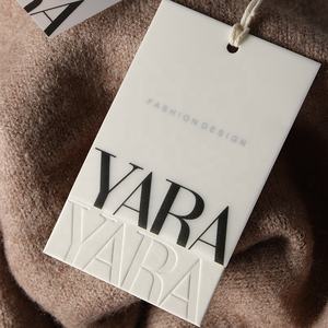 Модные тисненые качели бумажные бирки роскошные матовые бирки с логотипом Висячие бирки для одежды на заказ для бренда одежды - Product Image 1