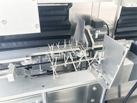 Machine d'étiquetage de manchons thermorétractables électrique à double tête entièrement automatique avec PLC, applicateur d'étiquettes industriel pour bouteilles de boissons