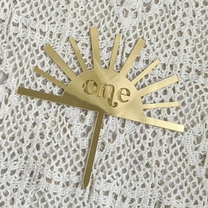 ท็อปเปอร์เค้กอะคริลิค ลายพระอาทิตย์สีทอง ตกแต่งด้วยน้ำผึ้งและความหวาน สำหรับงานวันเกิดเด็กแรกเกิด - Product Image 2