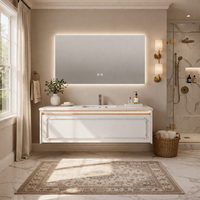 Meuble-lavabo de salle de bain moderne avec design à panneaux plats, vasque suspendue, style inspiré du bien-être, miroir éclairé inclus