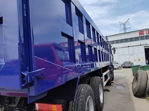 Camion à benne basculante Shacman personnalisé 8X4 Weichai Engine Diesel Transmission automatique Euro 4 Emission Utilisé Caméra arrière pour conducteur lourd à gauche - Product Image 4