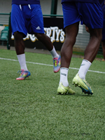 Chaussettes de football antidérapantes professionnelles personnalisées, chaussettes de performance pour le football, chaussettes de sport athlétiques pour hommes, chaussettes de course à haute élasticité