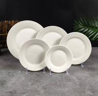 Vaisselle en porcelaine blanche moderne personnalisée plat de service en céramique durable assiettes cassables design en céramique moderne stocké