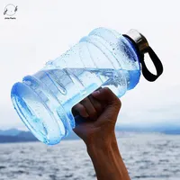 البلاستيك الرياضية زجاجية شرب مياه 2.2l كبيرة قدرة الدمبل كوب اللياقة البدنية دلو كوب ل الرياضة في الهواء الطلق