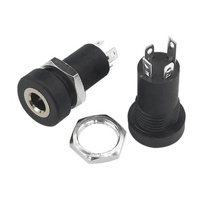 Conector de Panel de Audio y Video Estéreo de 3.5 mm con Montaje en Panel y Conector de Corriente Continua - Product Image 3