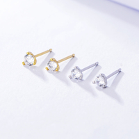 Mlluki Boucles d'oreilles clous en argent sterling 925 avec zircone cubique transparente pour femme