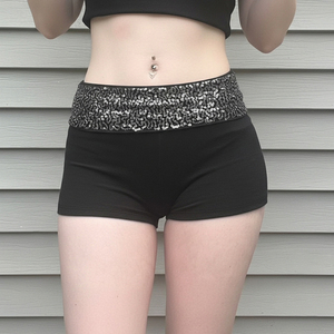 Women's Street & Dark Nightclub Sexy Style <b>Sequin</b>-Paneled Waist Solid-Color Fitted Bodycon <b>Hot</b> <b>Pants</b> - Product Image 1