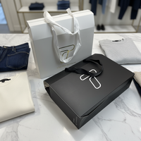 Boîte en carton carrée recyclable sur mesure pour vêtements et cadeaux