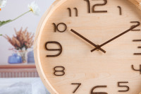Jam Dinding Analog Modern Bingkai Kayu Angka 3D Besar Desain Kreatif Cina