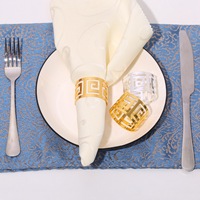 Anneaux de serviette en métal et accessoires les plus vendus du fabricant Ornement de table de mariage d'hôtel créatif pour la décoration de table