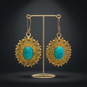 Pendientes Colgantes de Latón Chapado en Oro de 14K con Gema Azul Turquesa de Forma Ovalada y Engaste de Garra, Diseño Moderno - Product Image 2