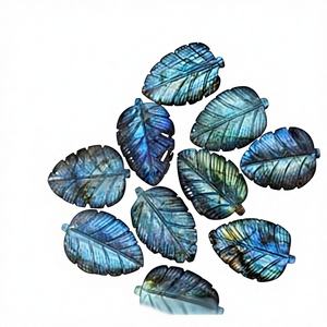 Corte de labradorita en forma de hoja hecho a mano de 15-30 mm, piedra preciosa natural, joyería de moda con acabado de alto brillo con apariencia dorada, opción de logotipo personalizado. - Product Image 1