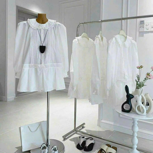 Vestido Babydoll Blanco con Encaje, Pliegues Delanteros, Cintura Imperio, Casual, Femenino, de Poliéster, OEM - Product Image 1