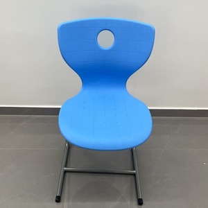 Chaise d'école bleue 400x600x750mm empilable avec structure métallique pour enfant, design contemporain - Product Image 1