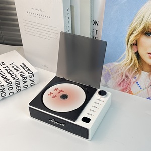 Lecteur CD portable rétro en gros avec haut-parleur sans fil, affichage numérique USB, lecteur de musique de bureau pour la décoration intérieure et les cadeaux - Product Image 1