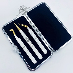 Étiquette personnalisée pointes en fibre d'or blanc séparateur en acier inoxydable forme pointue pince à épiler pour extension de cils de volume russe - Product Image 1