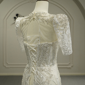 GT26052 Robe de mariée moderne à manches longues, décolleté cœur, traîne chapelle, longueur ras du sol, 100% polyester, style sirène, romantique et élégante - Product Image 6