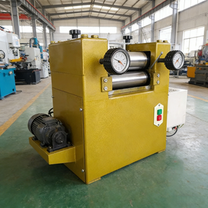 เครื่องบดสามลูกกลิ้งสำหรับวัตถุดิบลิปสติก ลิปกลอส ผงแต่งหน้า อายแชโดว์ และเครื่องบดผงเครื่องสำอาง - Product Image 1