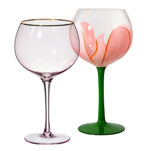 Venta al por mayor hecho a mano cristal <span class=keywords><strong>Rosa</strong></span> color globo copas de vino <span class=keywords><strong>copa</strong></span> de Ginebra con borde dorado - Product Image 1
