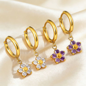 Venta al por Mayor de Joyería Fina de Acero Inoxidable 316L, Chapada en Oro de 14k y 18k, Pendientes de Zirconia con Diseño Floral para Mujer - Product Image 1